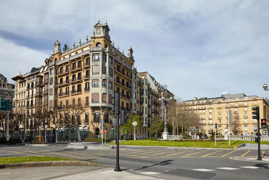 Ambrosse Apartment by FeelFree Rentals