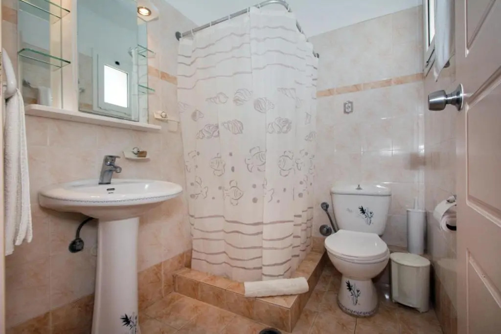 Contaratos Holiday Lettings 2