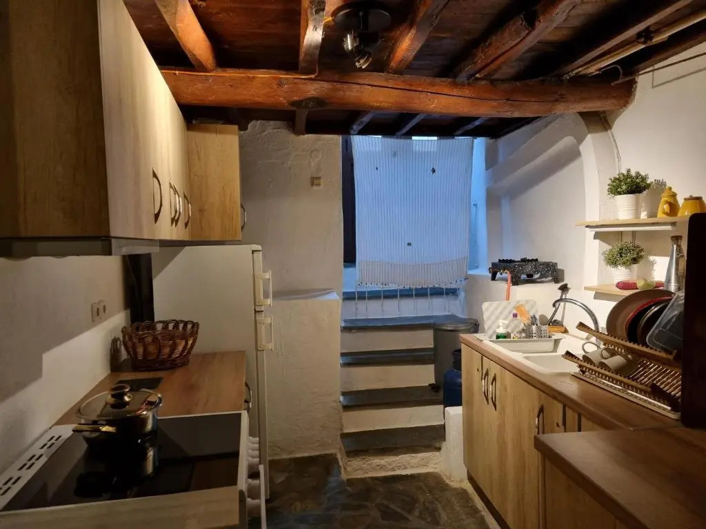 "skopelos- Iris - Your Traditional Home"