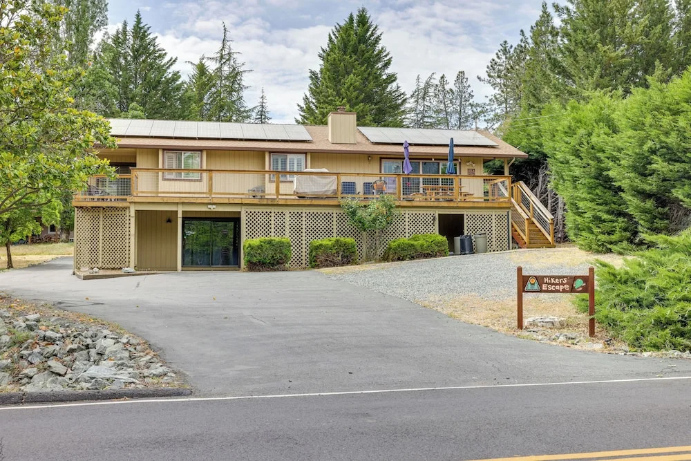 ‘Hiker’s Escape’ Home Near Beach, Golf & Yosemite