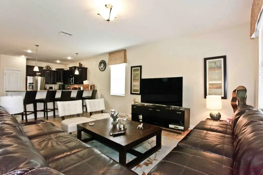 1473 Myrtlewood Street 8 Bedroom Home