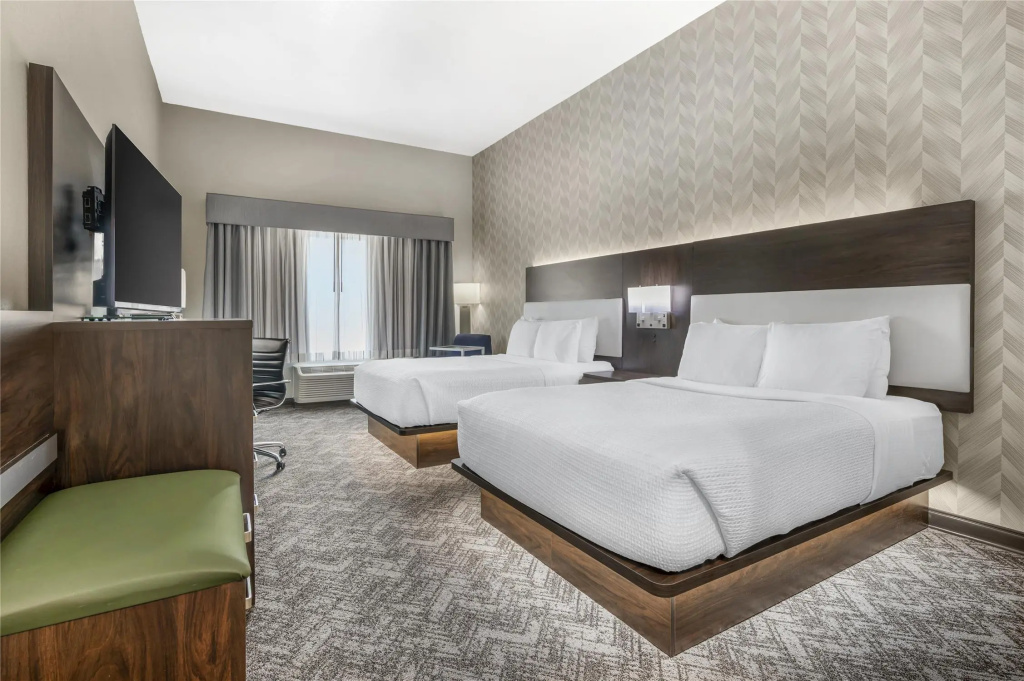 Best Western Plus Parkside Inn & Suites