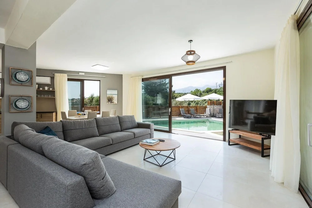 Villa Chnaris - Private Pool and Sauna