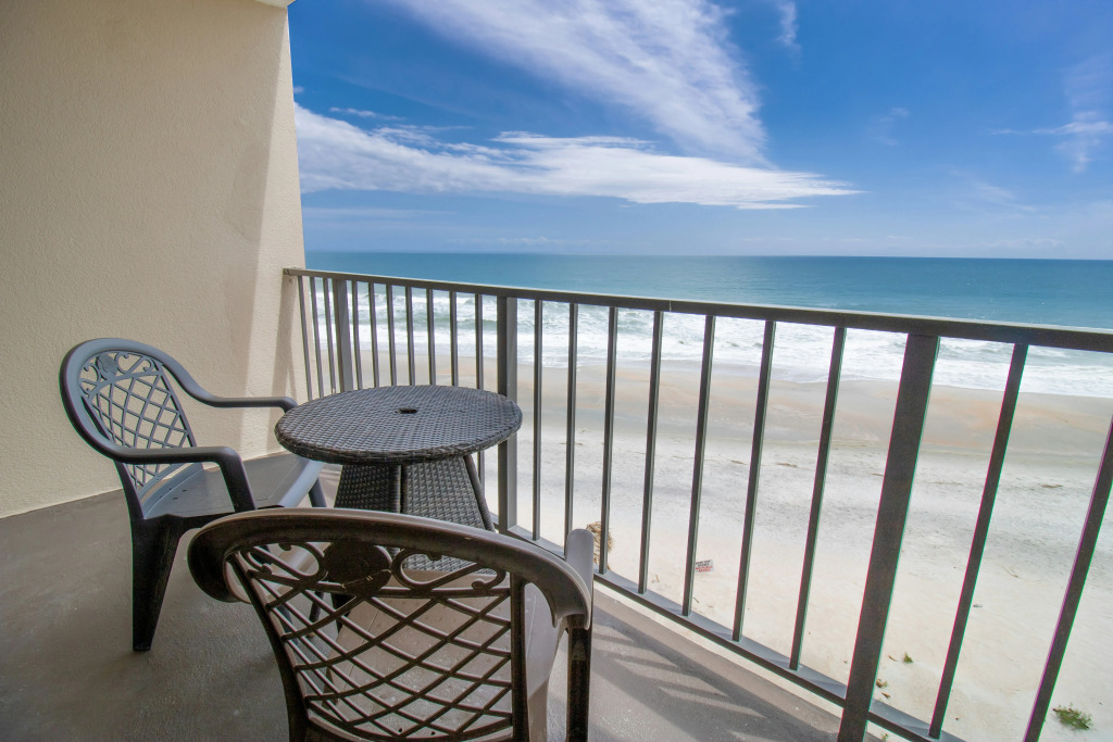 The Oceanfront Litchfield Inn 251