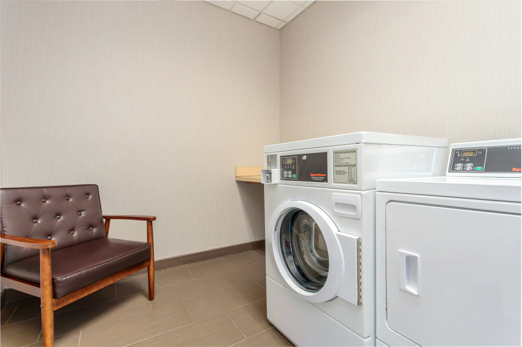 Hampton Inn and Suites Parkersburg Downtown