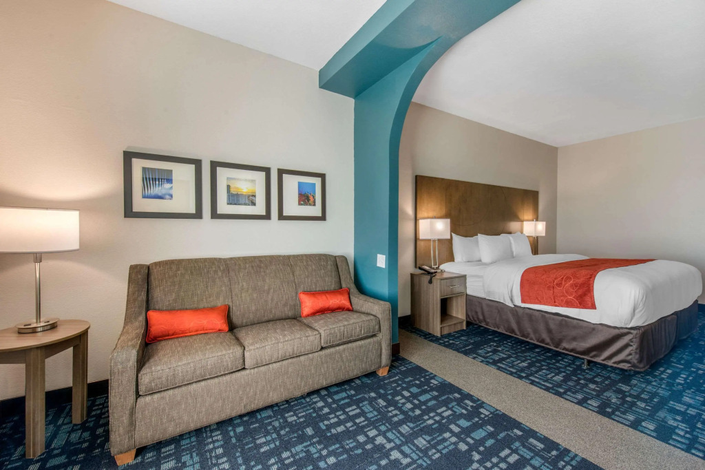Comfort Suites Fort Lauderdale Airport & Cruise Port