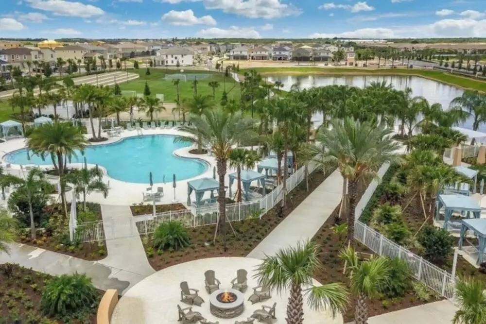 Stunning Property With Pool Located at Solara Resort Near Disney and Attractions