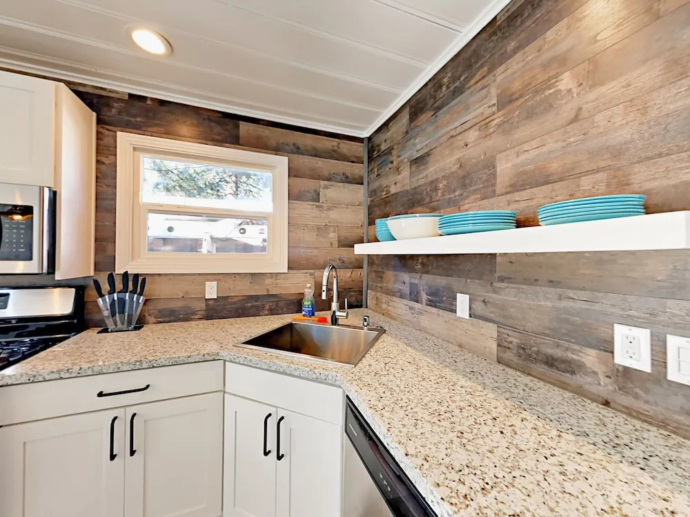 4093 Manzanita Ave Cabin Unit 5