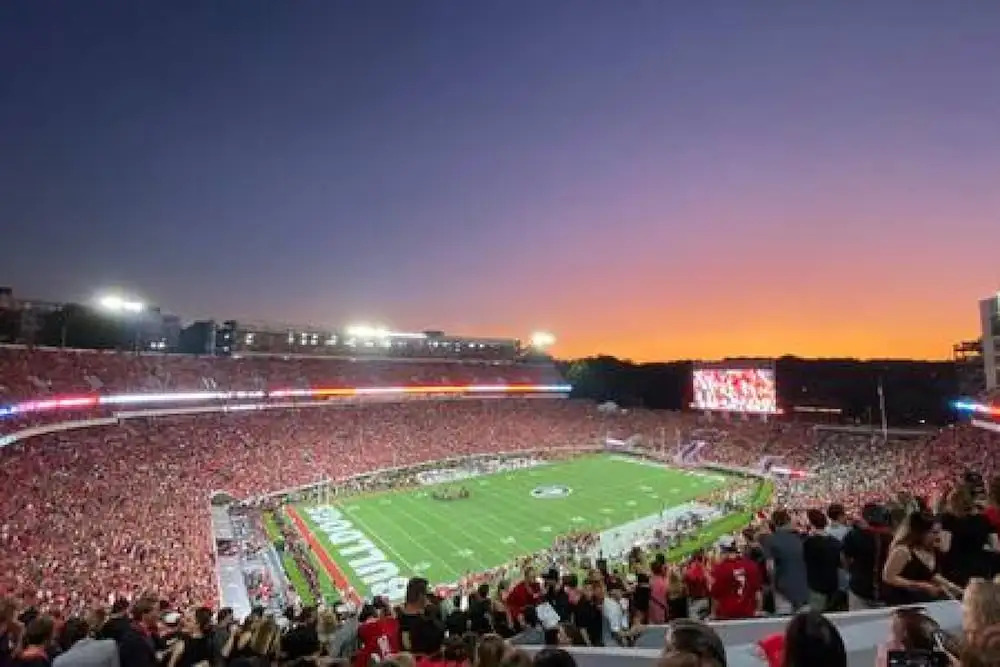 The Executive Loft Walk to Sanford Stadium