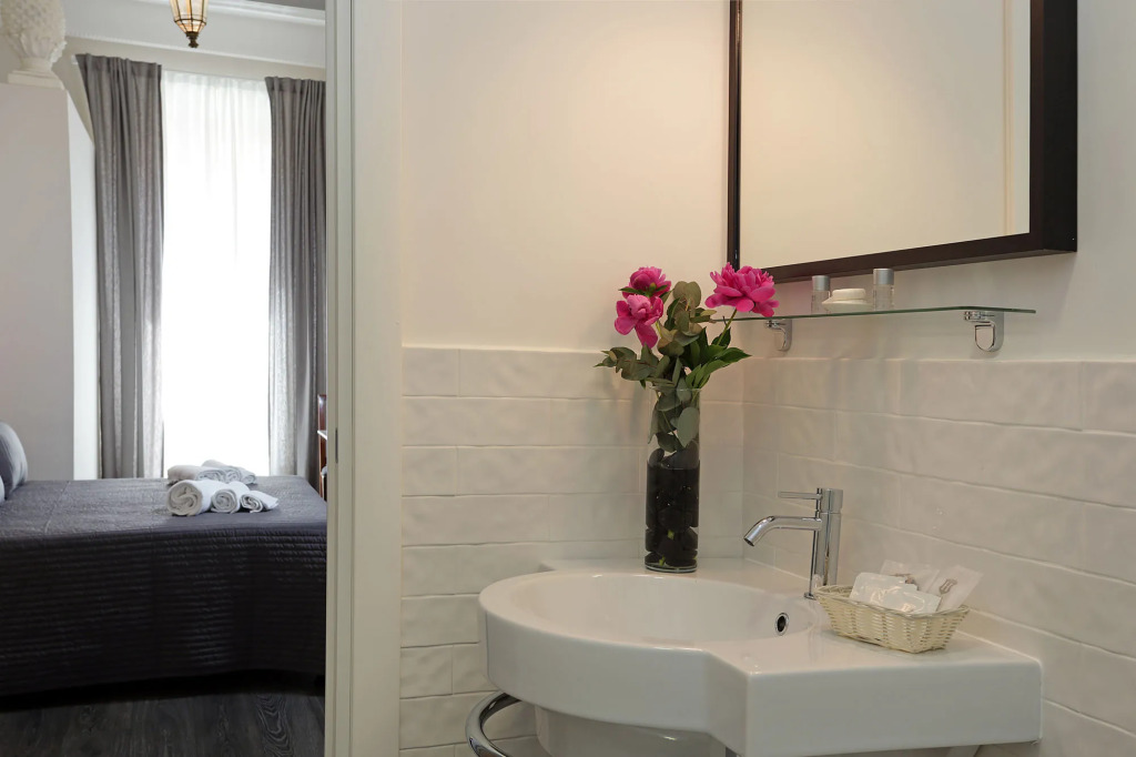 Cavour Suites Guest House