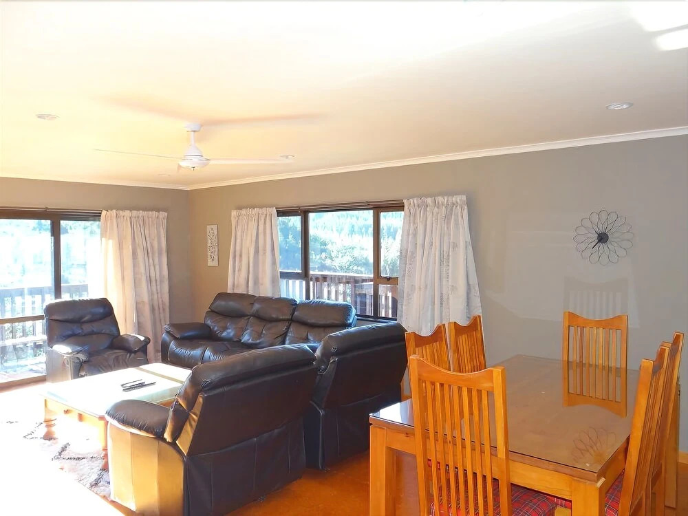 97 Chalet Cres