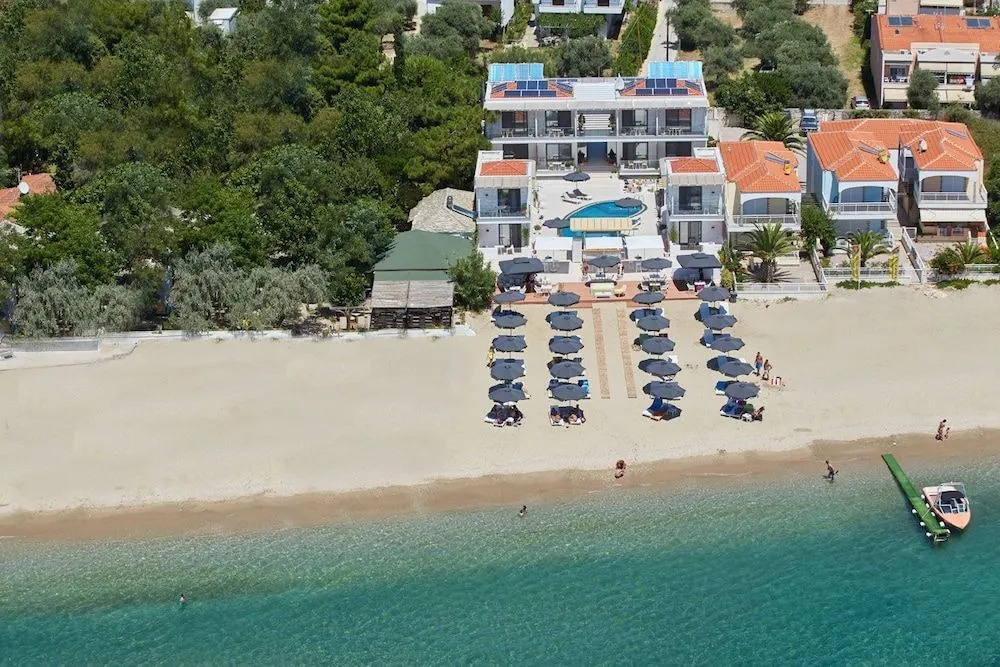 Icon Suites by the sea