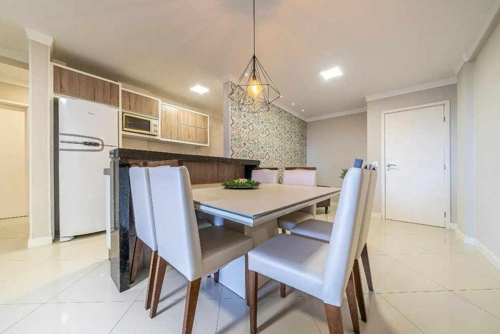 140 - Lindo apartamento com 03 dormitórios - Com Vista Mar!
