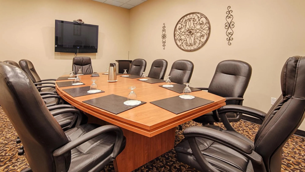 Seven Oaks Hotel Regina, SureStay Collection by Best Western
