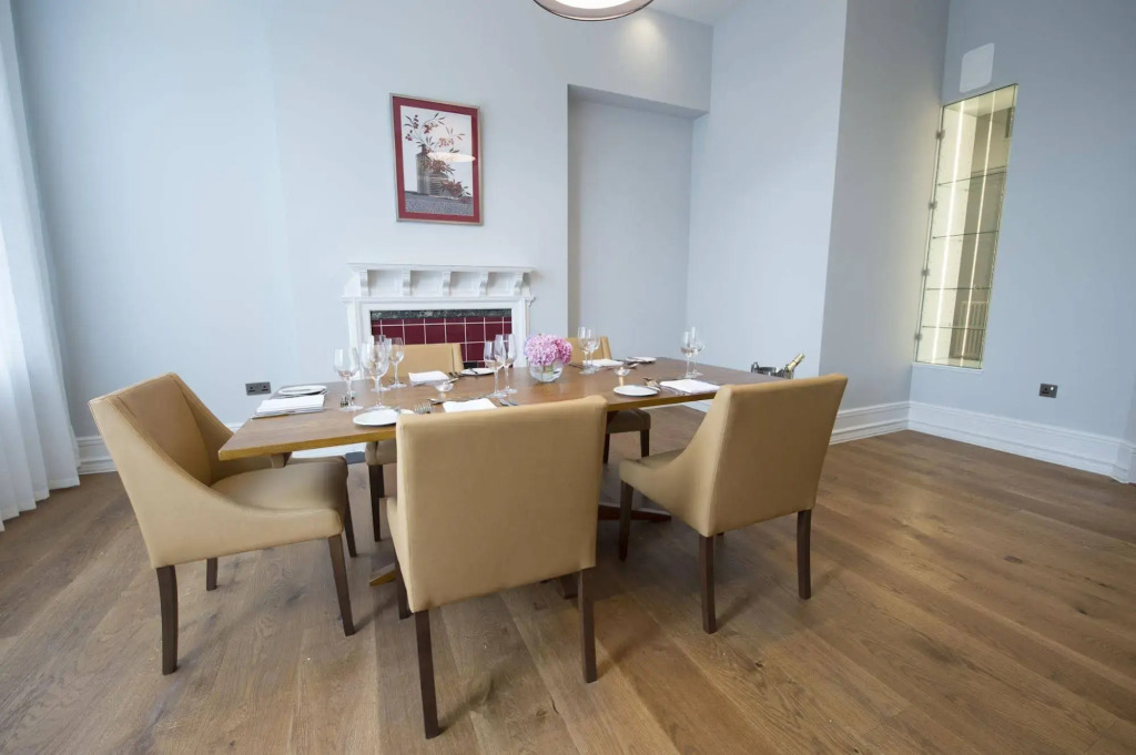 Yarrow Hotel