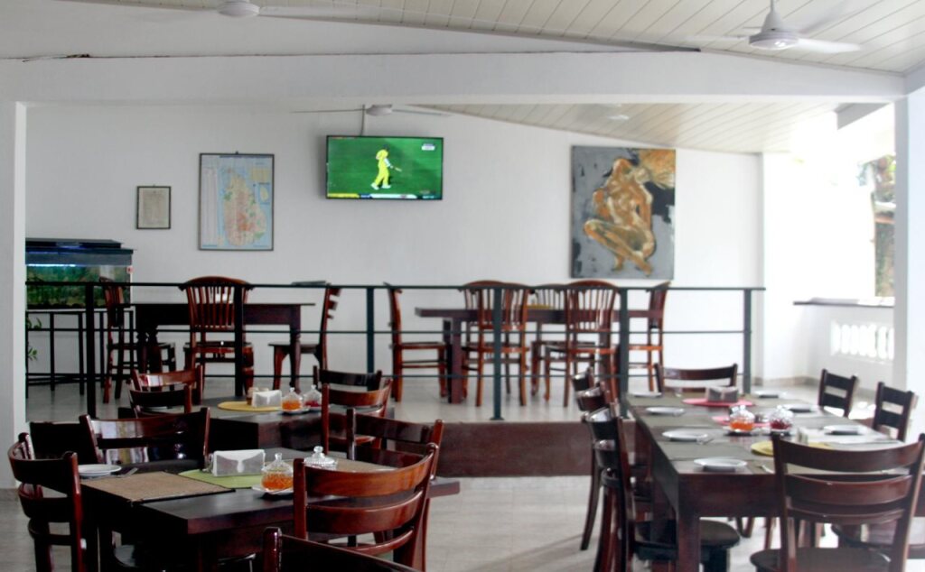 Hotel Happy Night & Restaurant