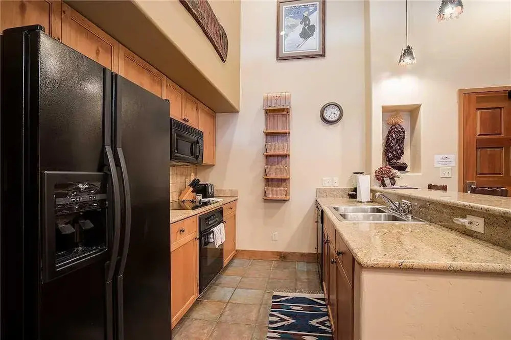 Tl2306 Top Floor and Amenities Galore! Beautuful Residence! Winter Specials!