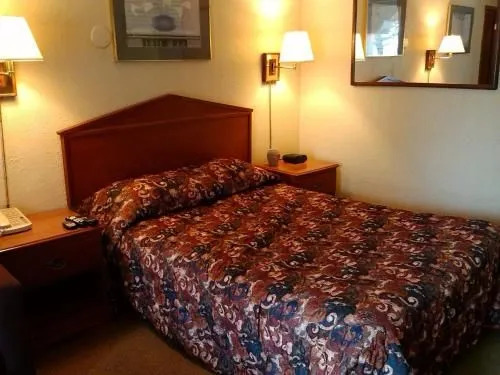 Woodridge Inn and Suites