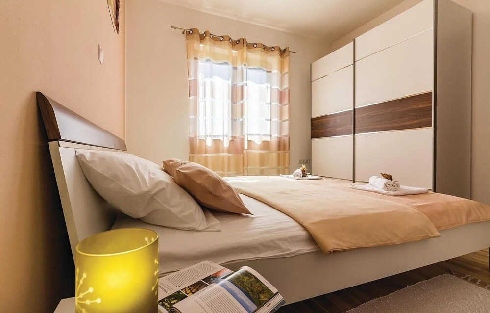 Amazing Home in Liznjan With Wifi and 3 Bedrooms