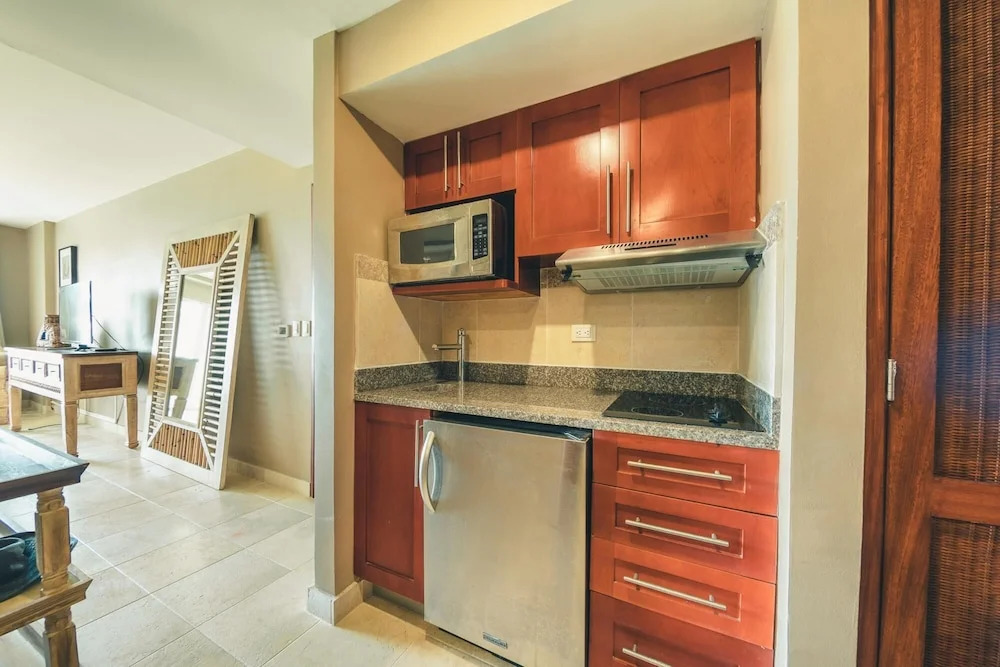 Sunny Beach View Apt at Punta Palmera CBB