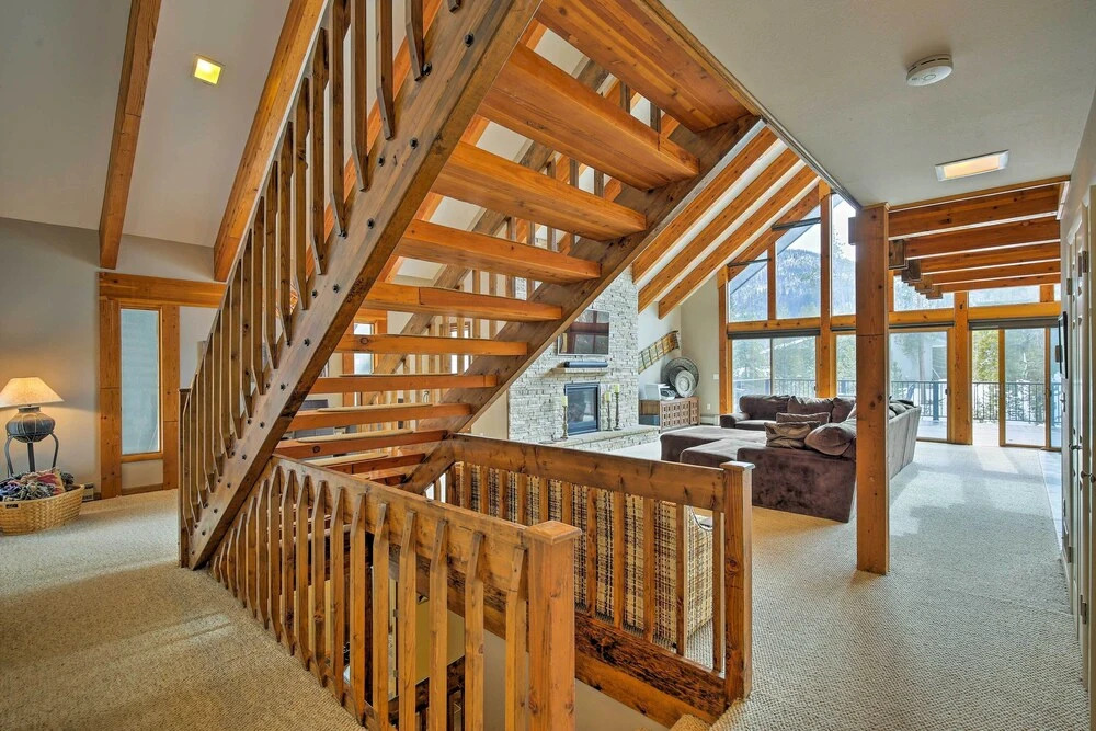 Luxurious Grand Lake Vacation Rental w/ Hot Tub!