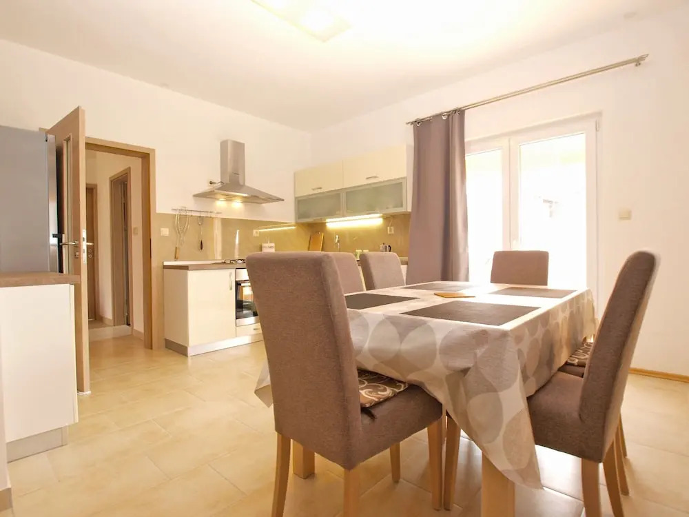 Apartment 1573
