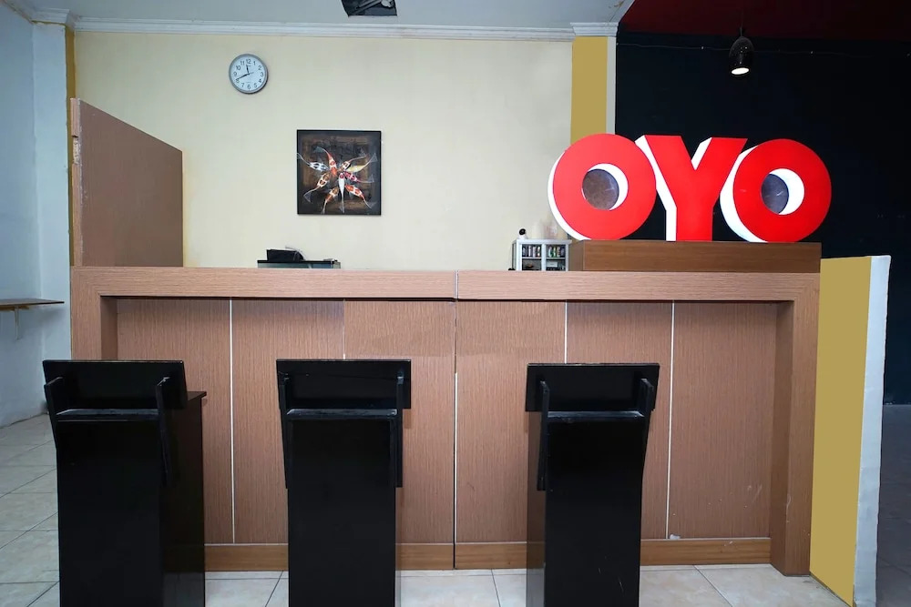 HER Mandiri Guest House by OYO Rooms