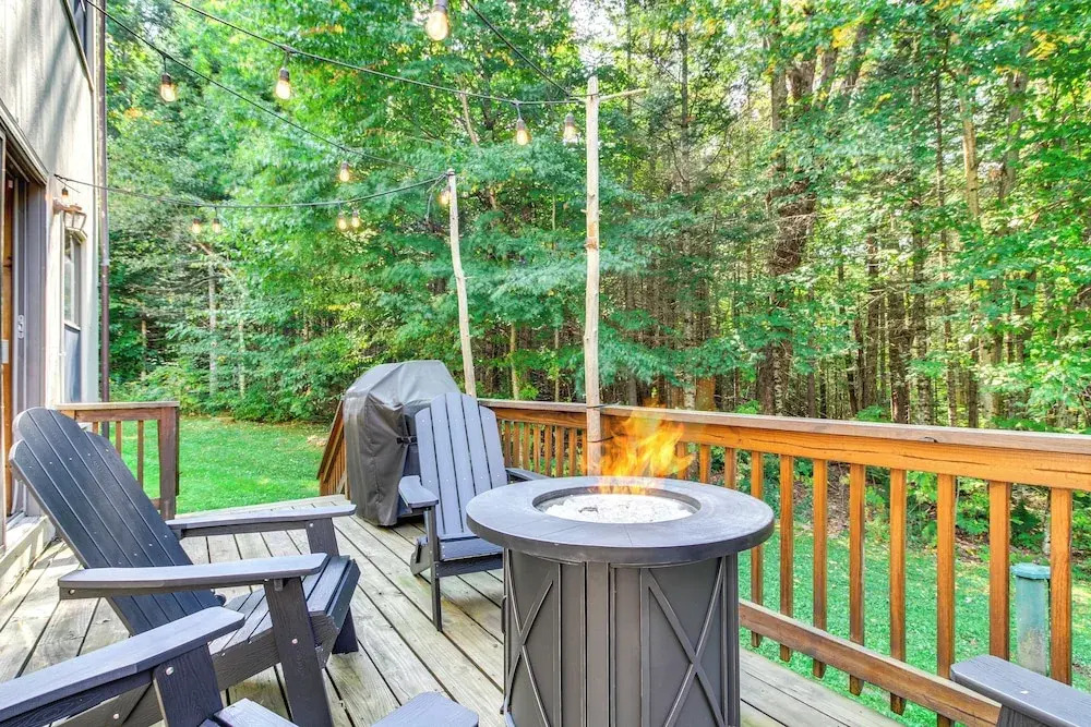 West Dover Townhome Near Mount Snow Shuttle Stop!