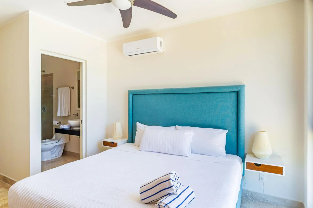 Ultra Luxury Condo, Rooftop Pool and HIGH SECURITY, Viva Residence