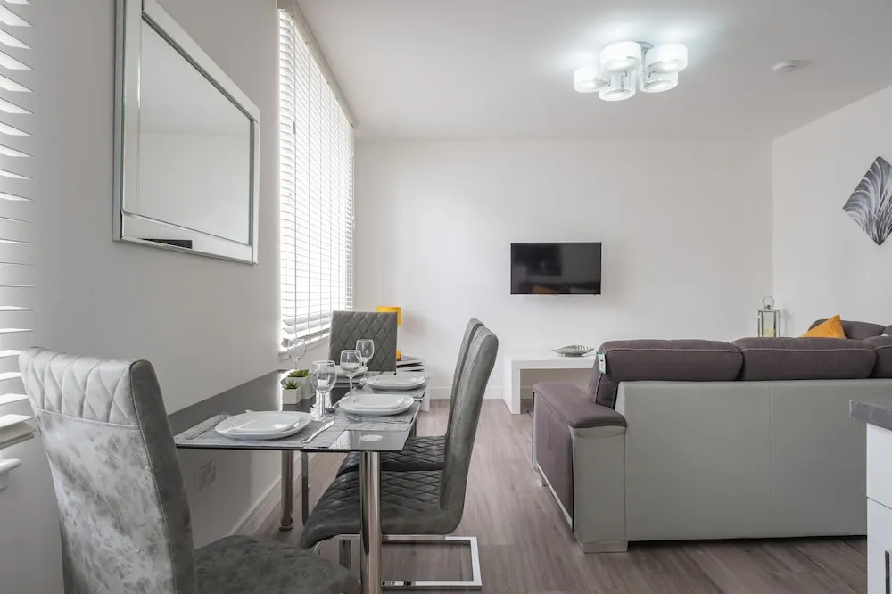 Highland Park Apartment
