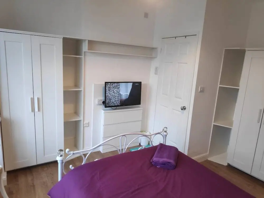 Dbl Rooms, Ensuite available, WiFi & Netflix Bham