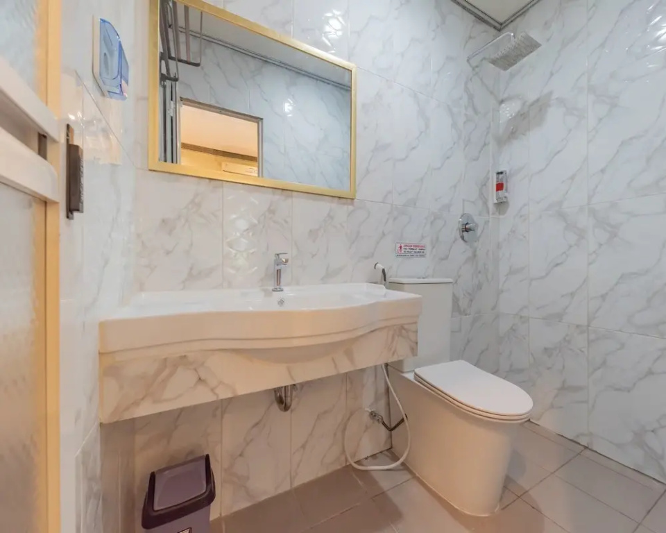 RedDoorz Plus near RSUD Gunung Jati Cirebon