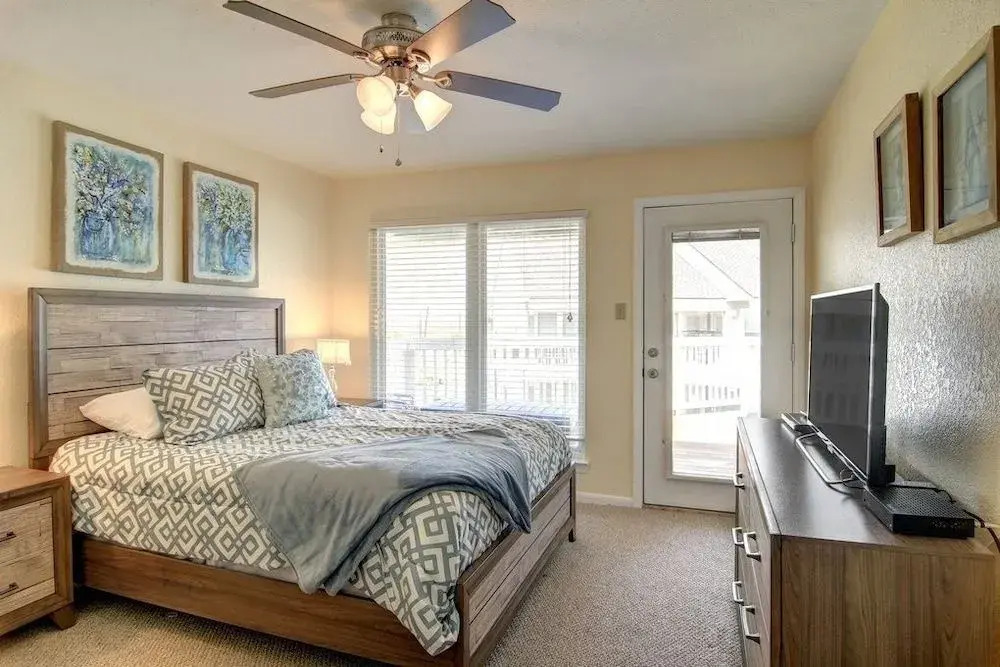 Mustang Memories - 1 Br condo