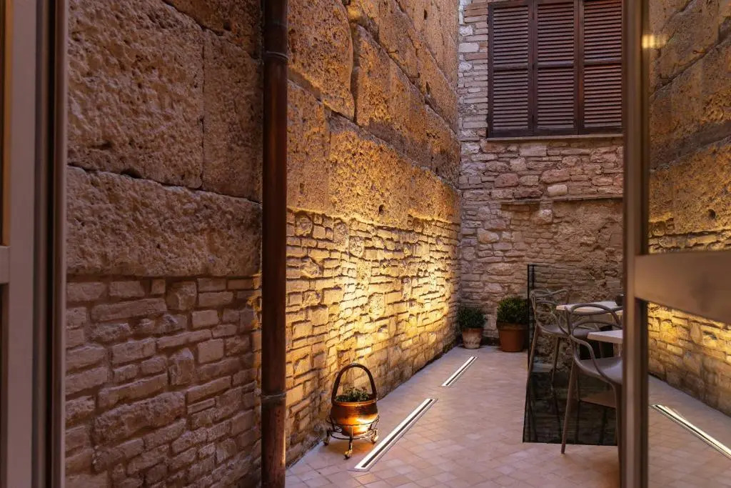 Portica10 Assisi