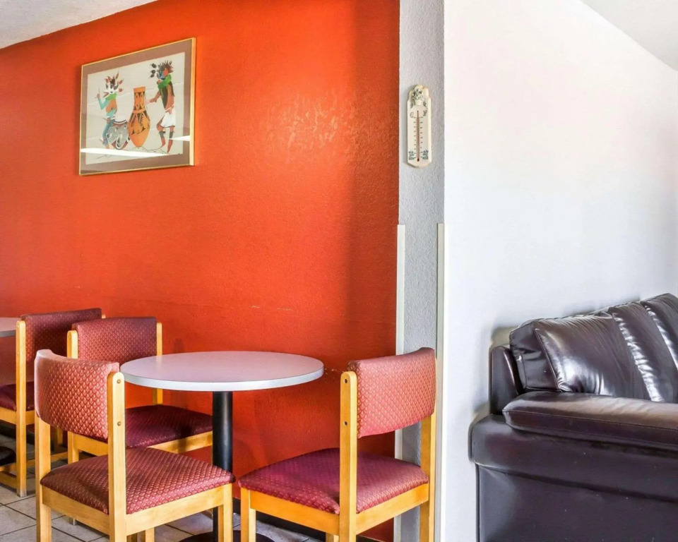 Super 8 Motel - Winslow