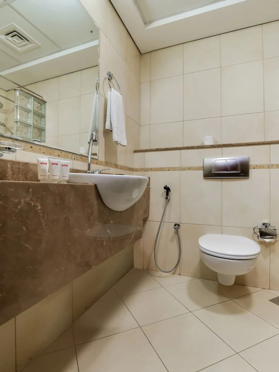 OYO Home 185 Marina Facing 2BHK