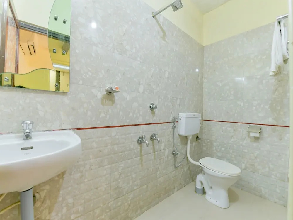 OYO 8214 Malabar Plaza Residency 1