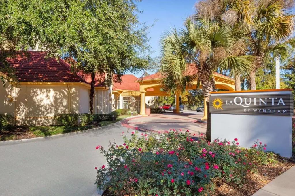 La Quinta Inn & Suites # 988