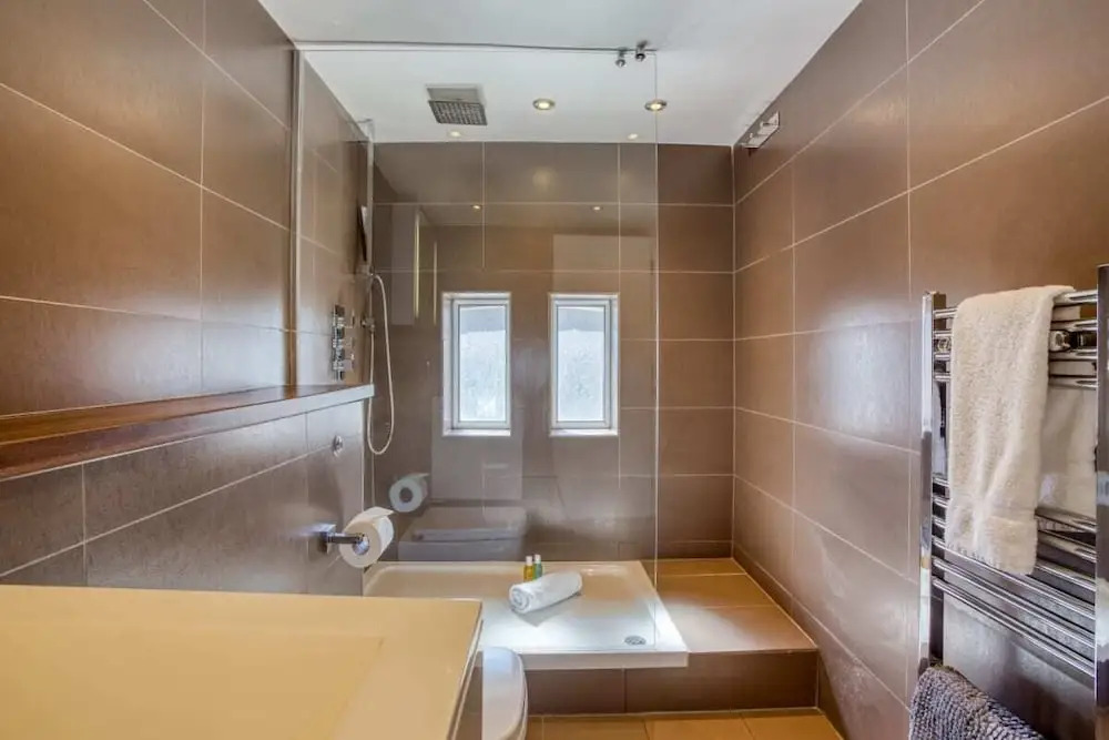 Spacious 2bed for 4p, 2mins to Paddington Station