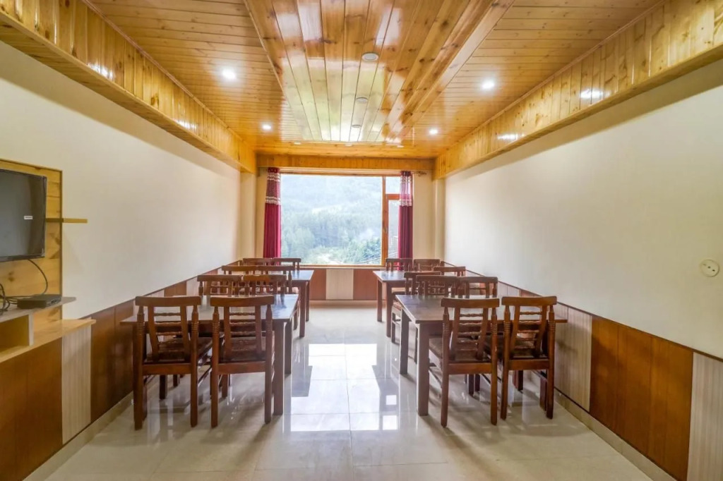 FabHotel Castle Rock Vashisht