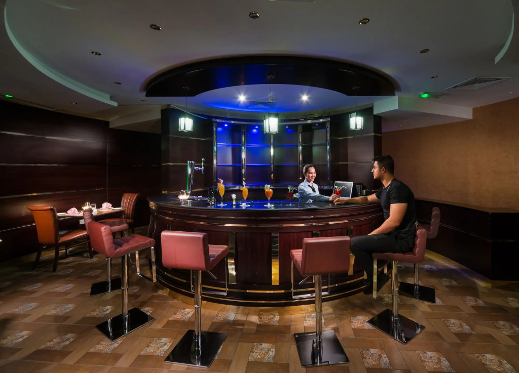 Al Wadi Hotel