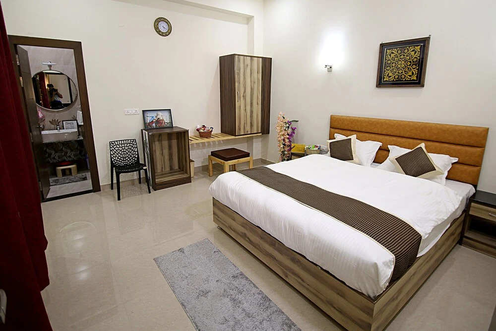 The Hideout Agra Garden Homestay - Near Taj Mahal