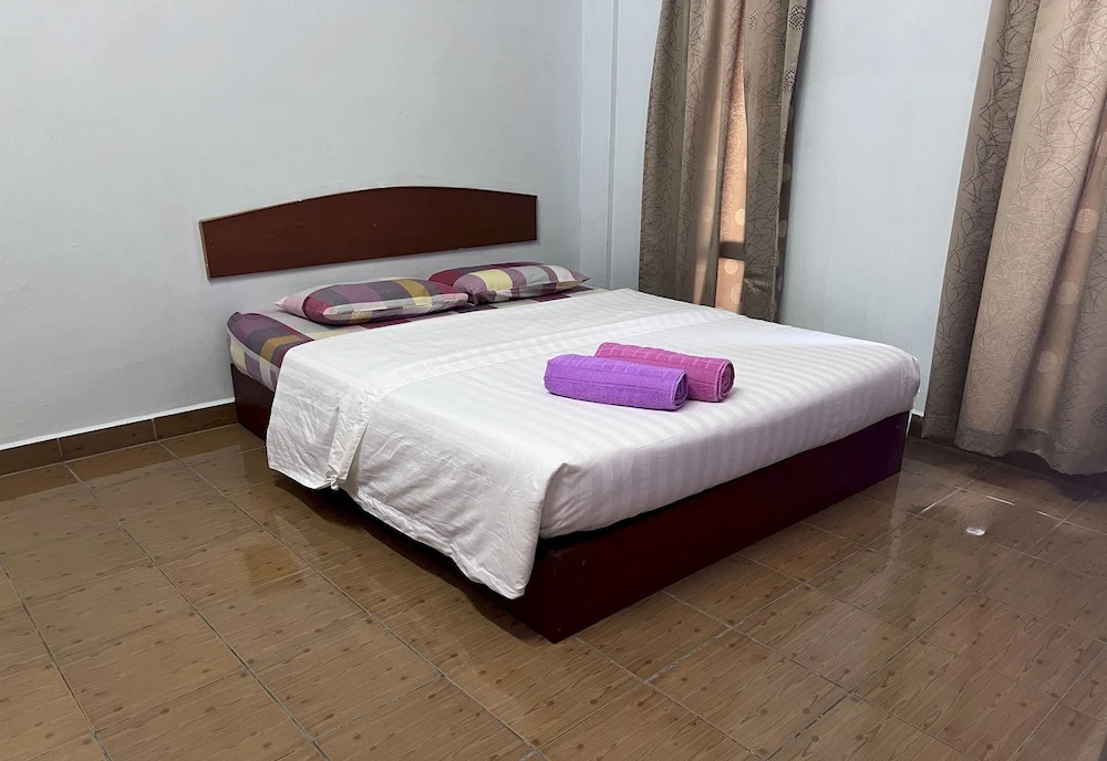 OYO 90967 Homestay Chalet Warisan Siti