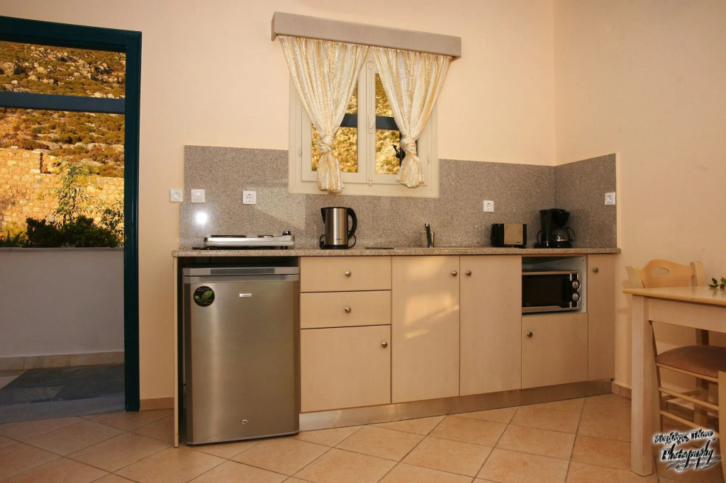 Elena Village Hotel & Suites
