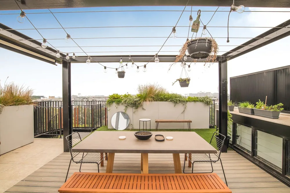 Inner City Penthouse With Private Rooftop