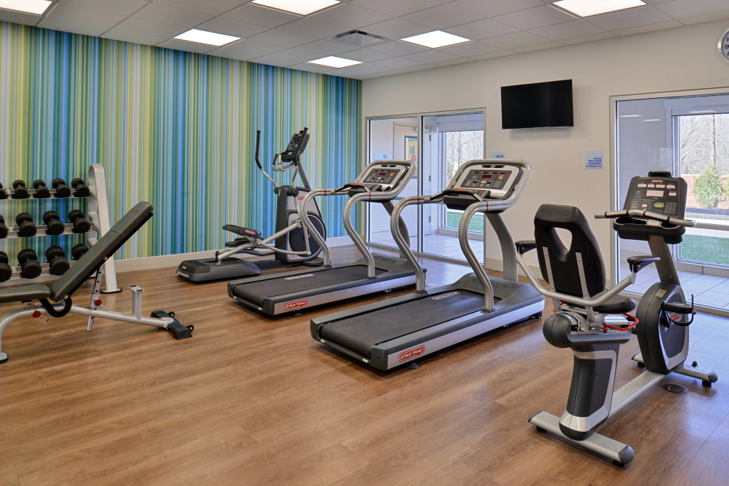 Holiday Inn Express & Suites Brighton South - US 23 by IHG