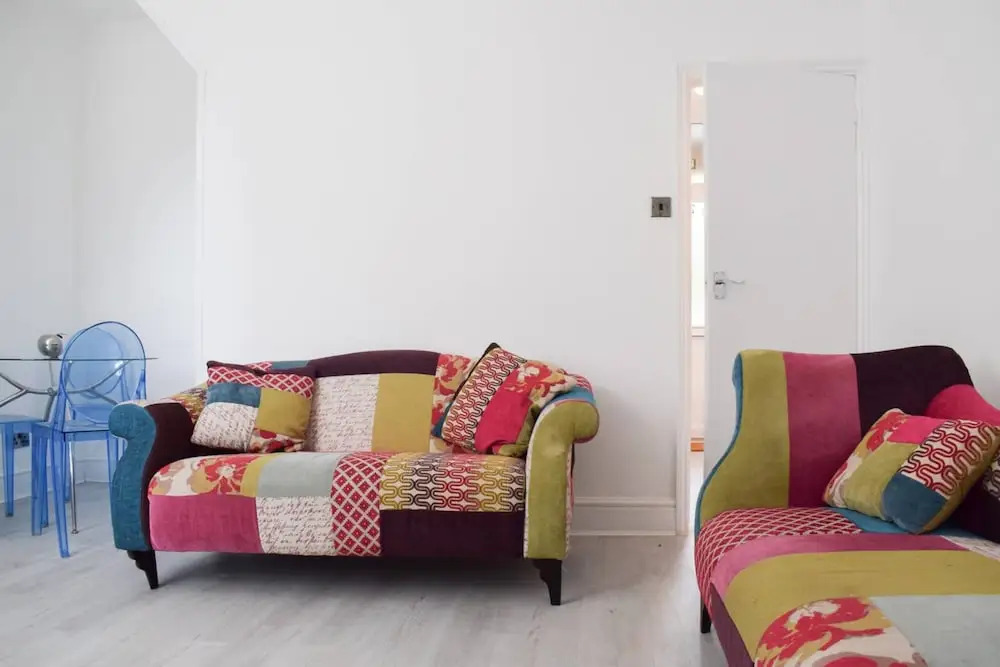 Refurbished 2 Bedroom Victorian Cottage In Royal Docks