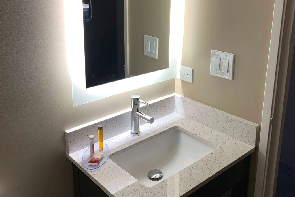 Super 8 by Wyndham Joliet