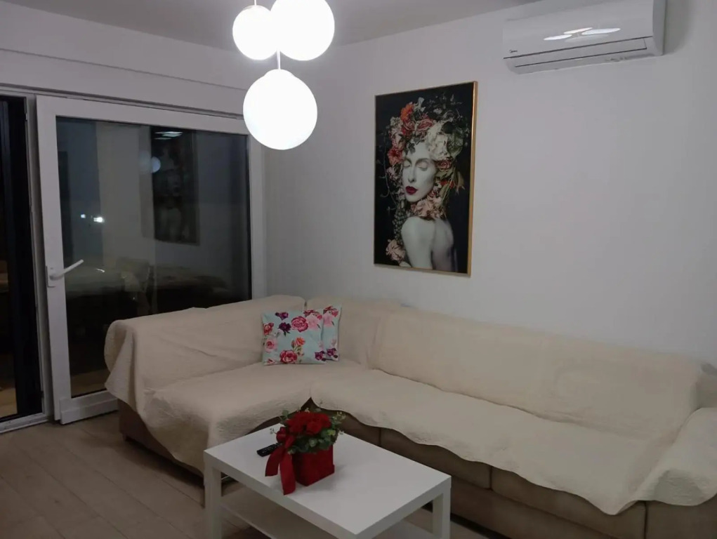 Villa S