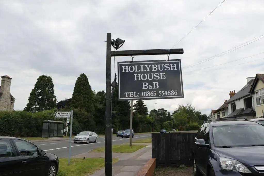 Hollybush Guest House